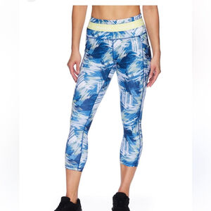 Reebok women’s printed revolve high rise Capri leggings side pockets size large